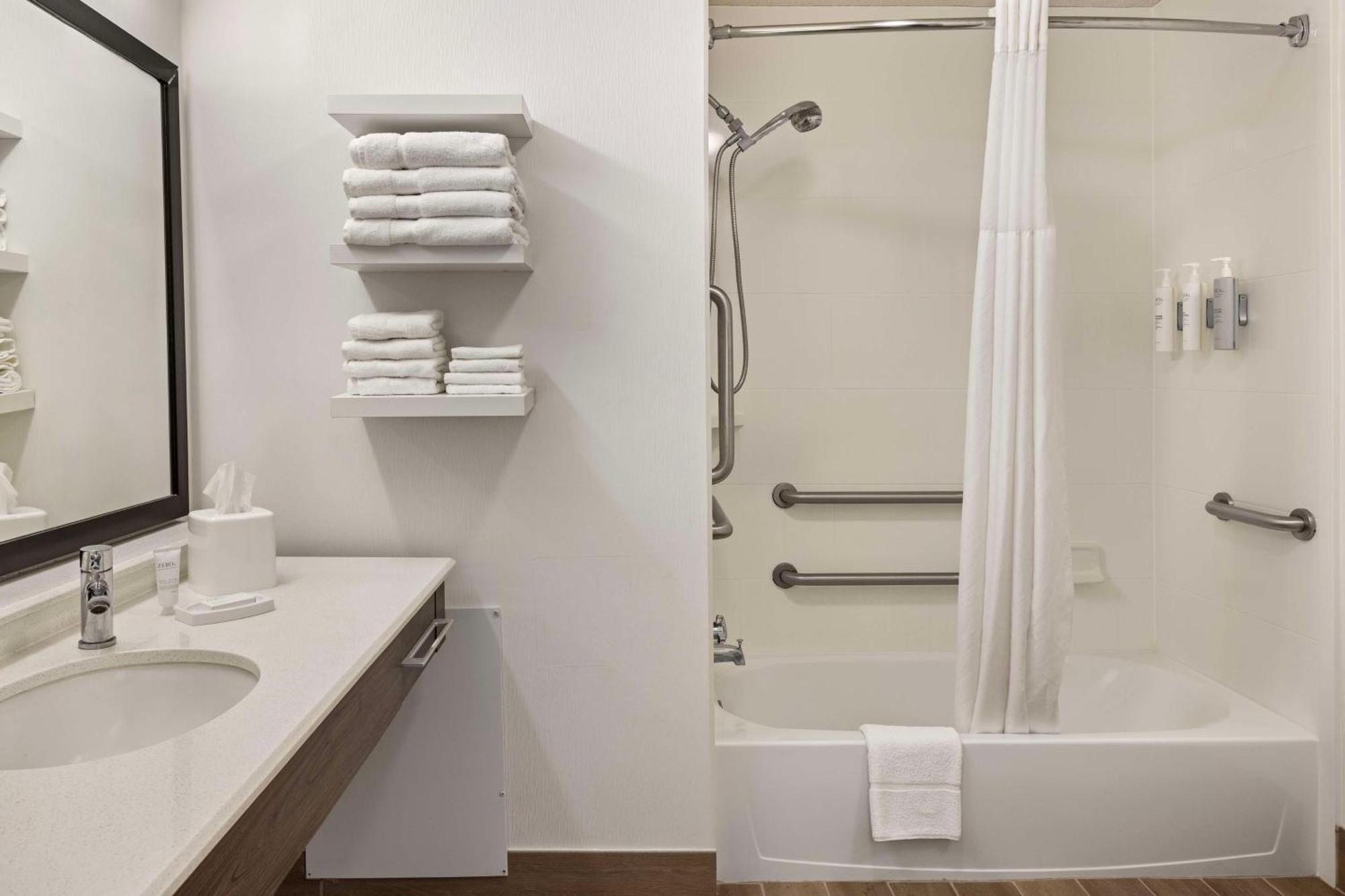 Hampton Inn Minneapolis Northwest Maple Grove Exterior photo