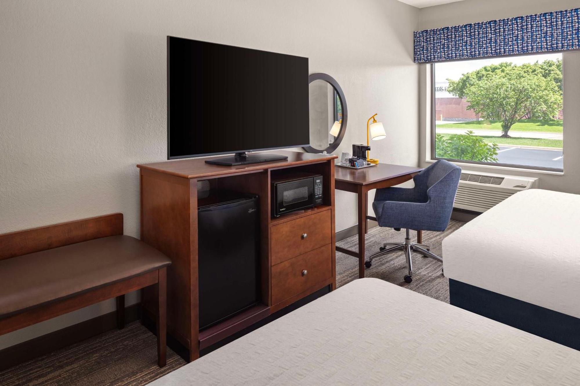 Hampton Inn Minneapolis Northwest Maple Grove Exterior photo
